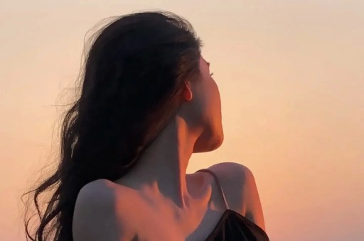 刚结婚就被出轨丈夫10年劈腿6人……被全网劝离婚的她如今终于逆袭！